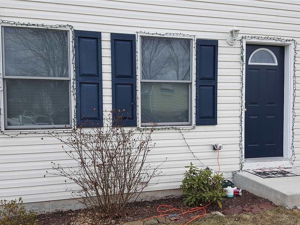 2nd image of 108 Prince St