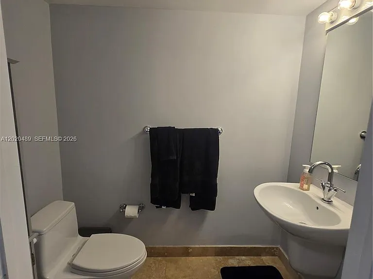 41 SE 5th St #815 — Photo 4