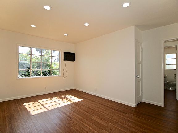4th image of 1270 Wilcox Ave APT 7