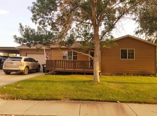 2415 E Pawn St, Pierre, SD 57501