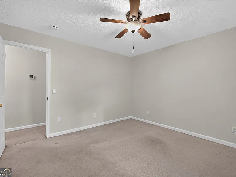 129 Springbrook Dr — Photo 20