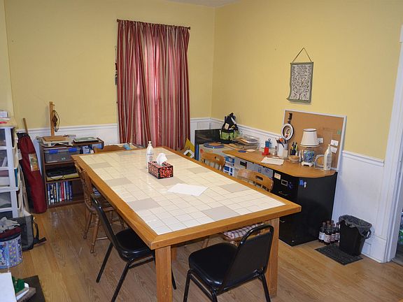 4th image of 837 Goltra Ave