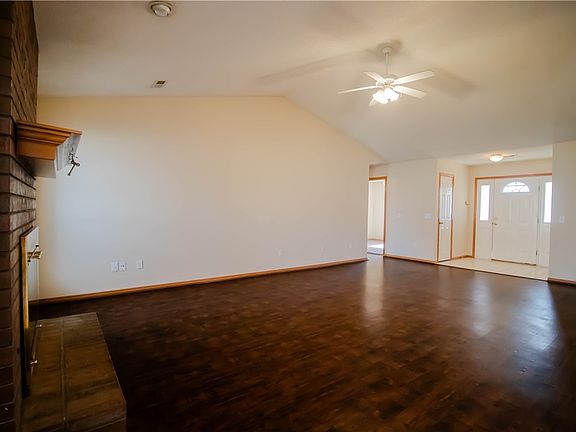 4th image of 1209 SE 21st St
