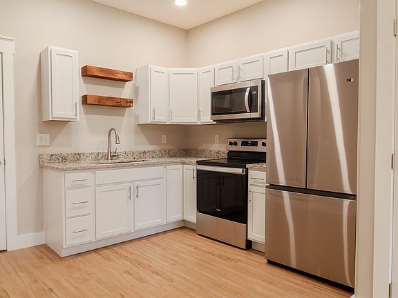 5th image of 2410 Textile St #1
