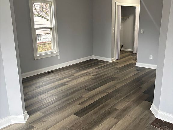 5th image of 7720 Rosewood Ave