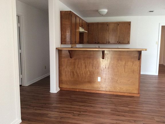 4th image of 11022 Deaf Smith St