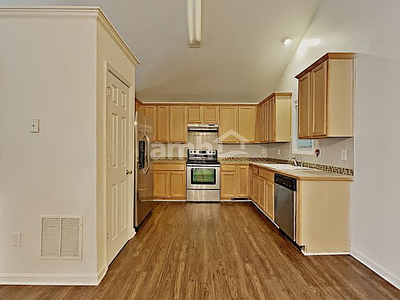 3rd image of 5950 Hickory Springs Dr