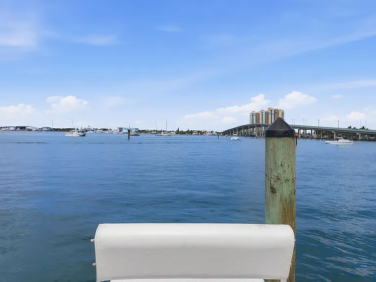 220 Lake Dr #206 — Photo 32
