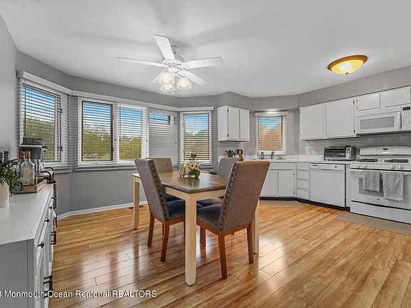 3rd image of 356 Mimosa Court #3506