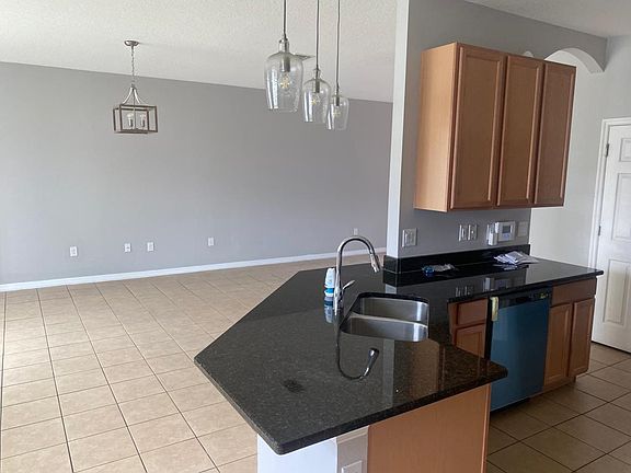 4th image of 3008 Madelia Ln
