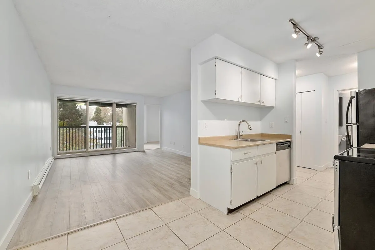 2 bed, 769 sqft, $2,450 — Photo 1