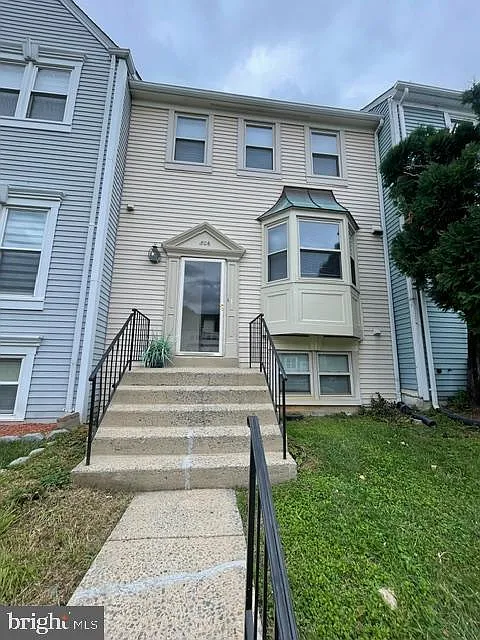 3 bed, 3.5 bath, 1360 sqft, $2,850 — Photo 2