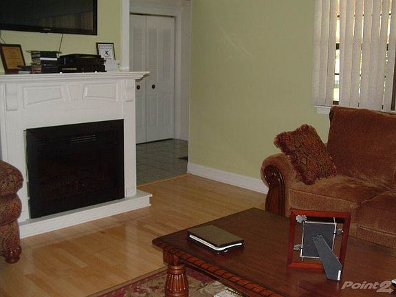 31 Valley Forge Rd. 08-31-11 064