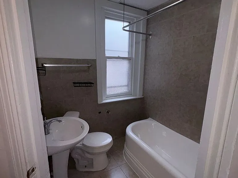 613 W King St #2 — Photo 8