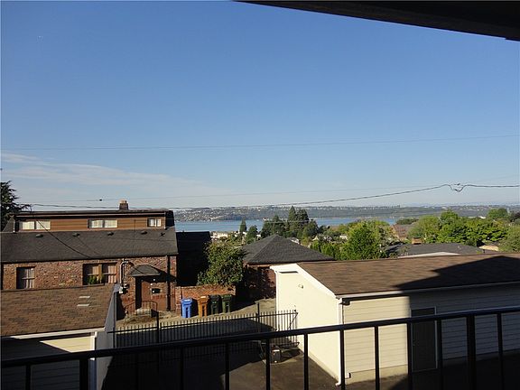 2nd image of 1115 N I St APT 102