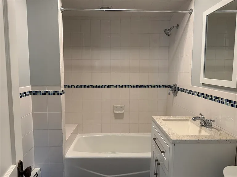 84 Lawrence St #1 — Photo 9