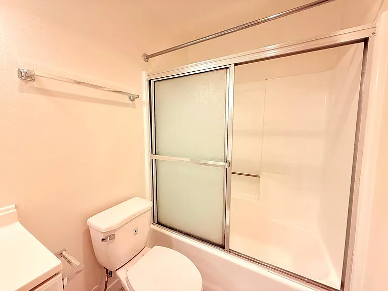 5233 Cartwright Avenue — Photo 13
