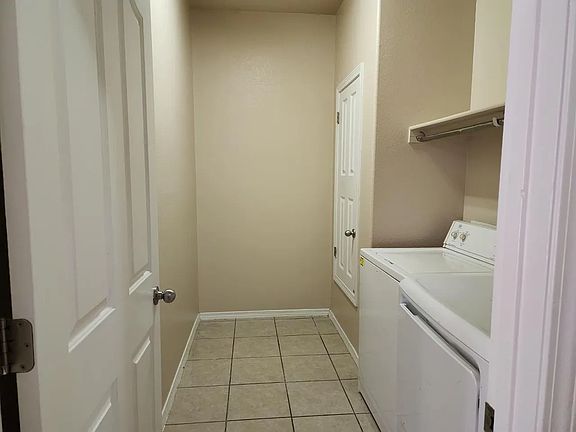 3rd image of 1735 Avenida Real NW