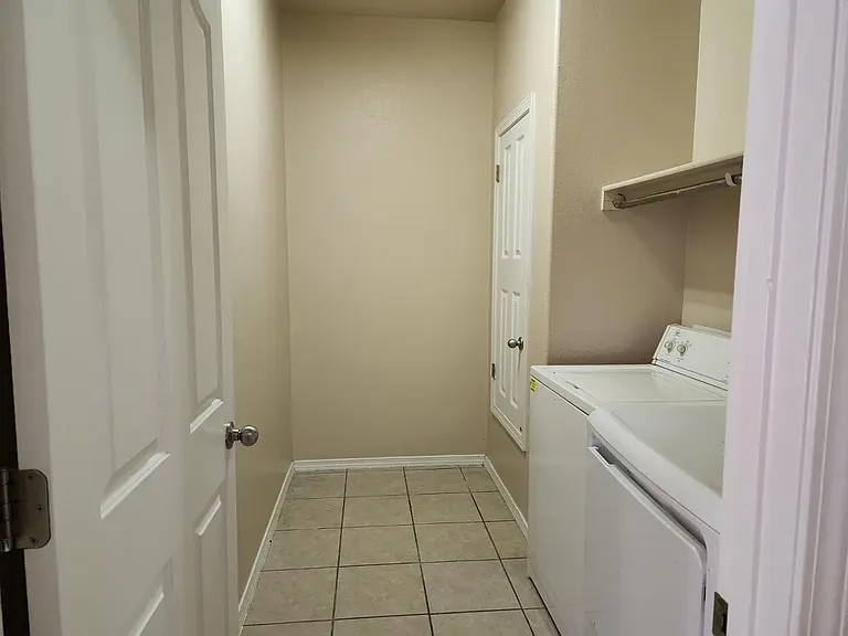 1735 Avenida Real NW — Photo 3