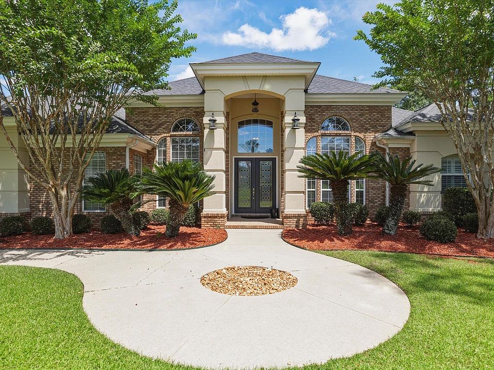 1st image of 2868 Royal Isle Dr