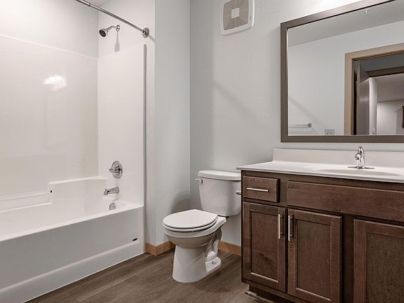 5th image of 840 7th Ave NE #214