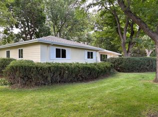 9 Meadowbrook Rd, Littleton, CO 80120