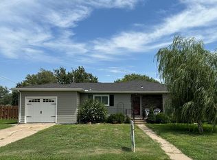 218 7th St, Claflin, KS 67525