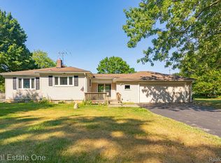 6710 Princess Ln, Clarkston, MI 48346