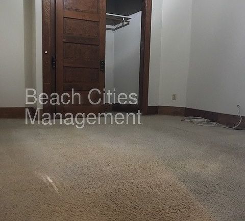 3rd image of 419 Cedar Ave