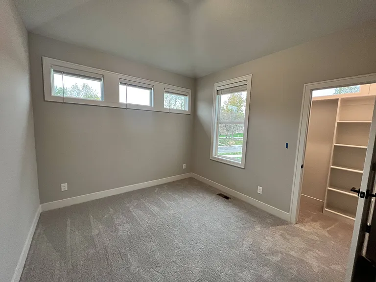 1533 SW Hedgewood Ln — Photo 6