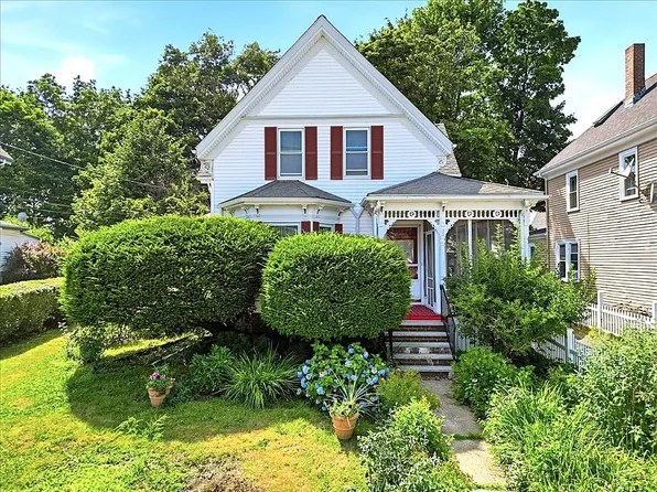53 Moraine St, Brockton, MA 02301