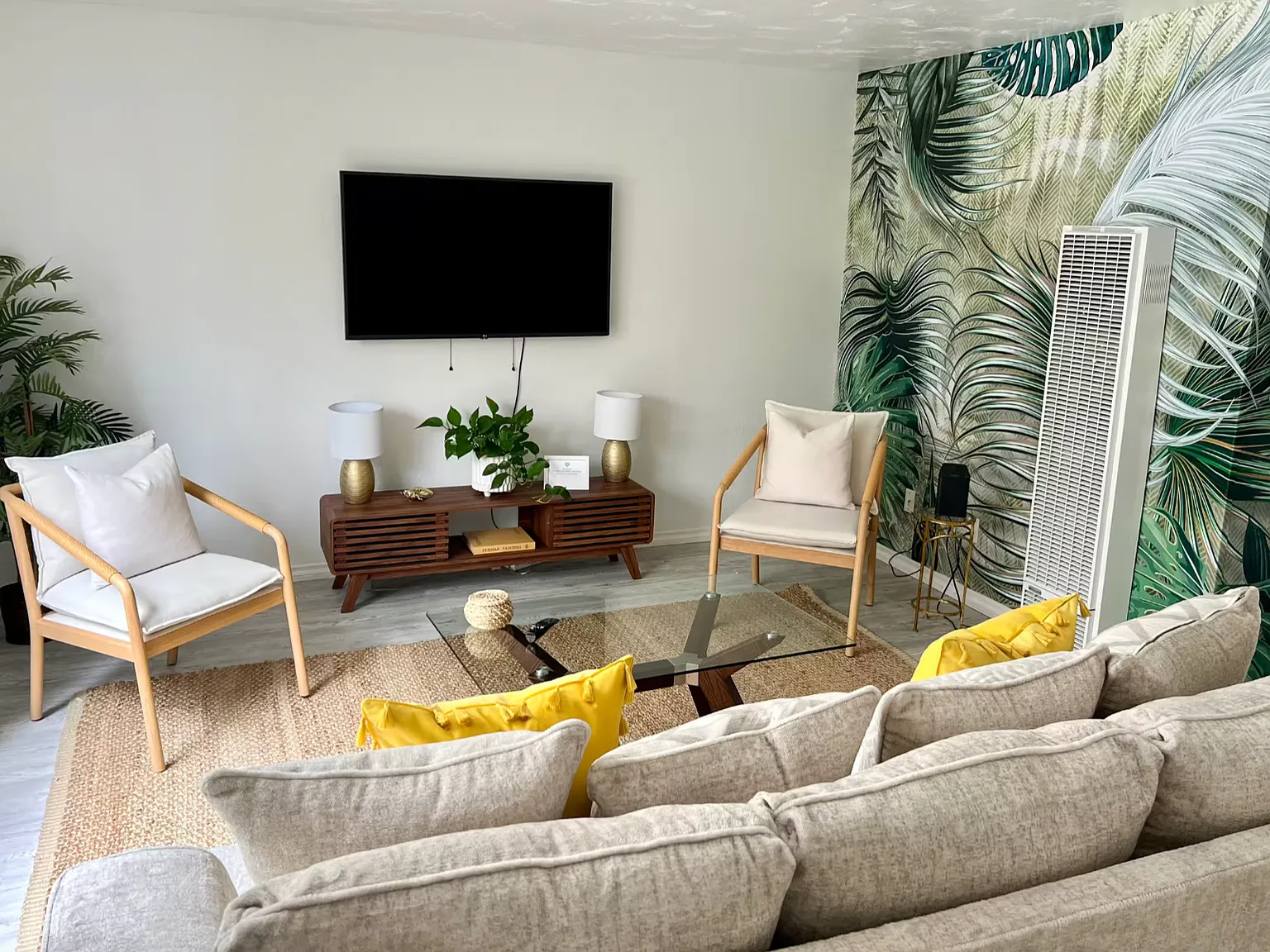3 bed, 2.5 bath, 1300 sqft, $4,250 — Photo 3