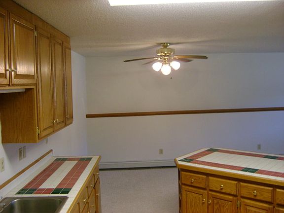 4th image of 921 32nd Ave S APT 1B