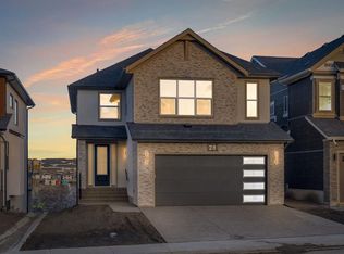 28 W Spring Creek Point SW, Calgary, AB T3H6J4