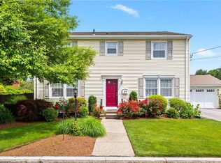 29 Wriston Dr, Providence, RI 02906