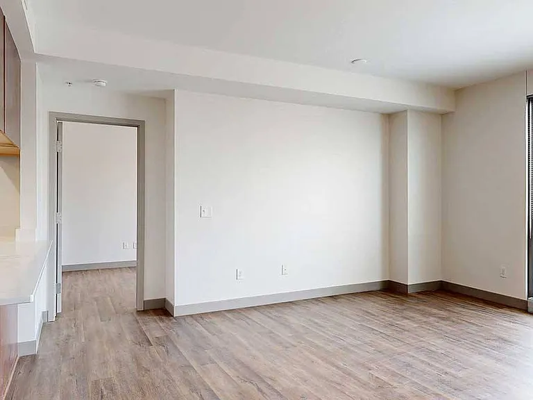 Midtown Crossing Apartments — Photo 85