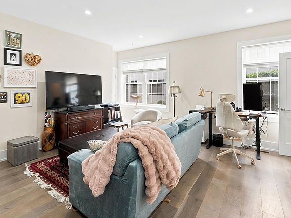 4th image of 16 17th St NE APT 113