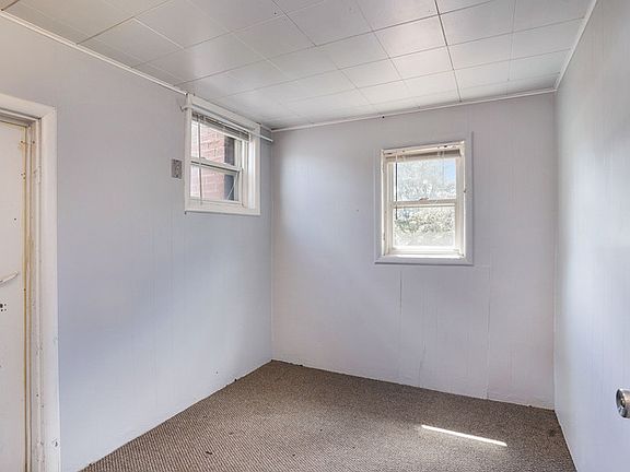 5th image of 914 Fulton St W #2