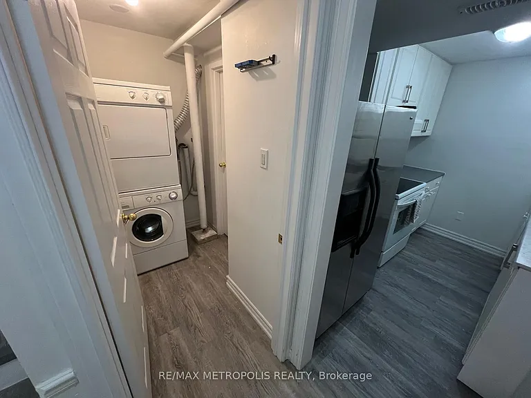 570 Springview Dr #BASEMENT — Photo 16