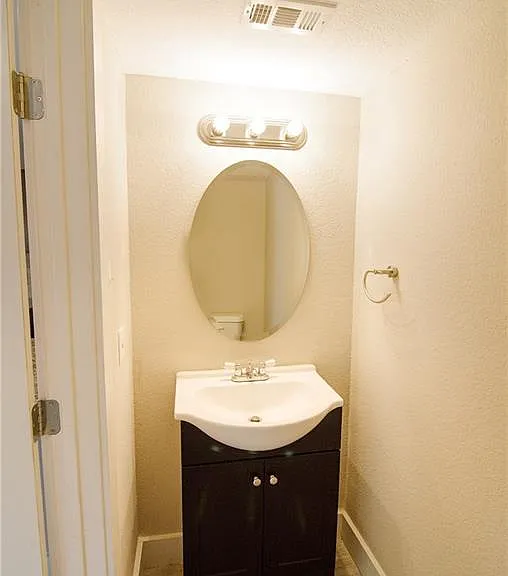 11901 Alpheus Ave #D — Photo 12