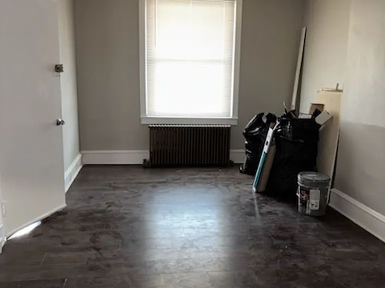 3258 Frankford Avenue — Photo 4
