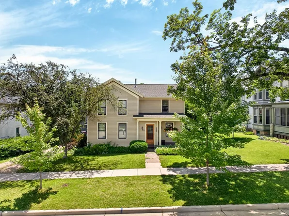 35 W Liberty St, Evansville, WI 53536