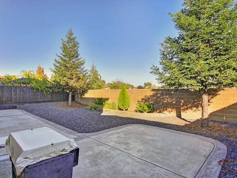 5654 Saratoga Cir — Photo 28