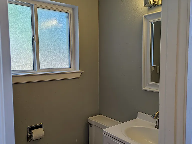 Main level 3/4 bath, you can't see it, but there is a shower stall in here too