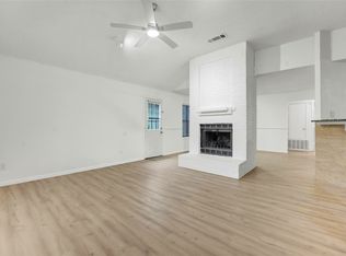 205 Valley Spring Dr, Arlington, TX 76018