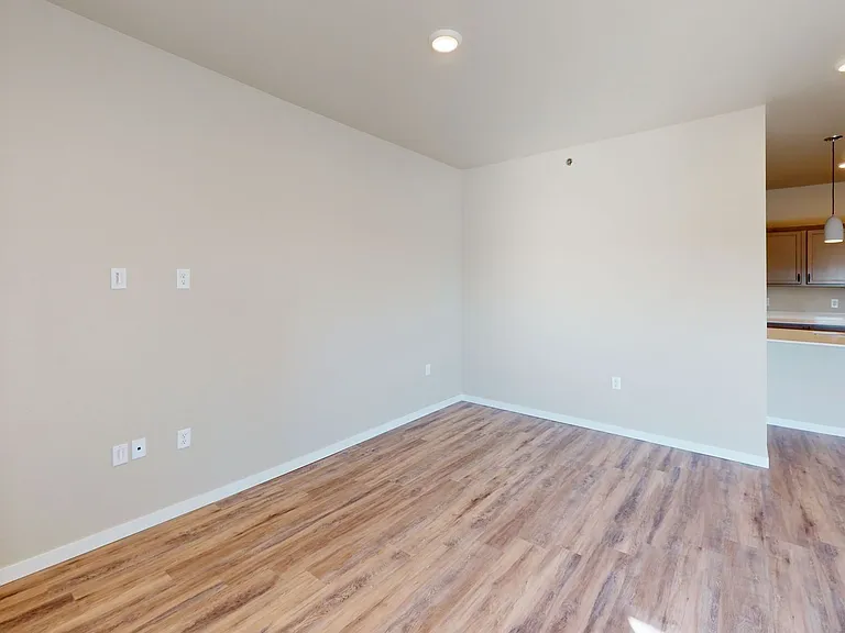 10Bedrock Apartments — Photo 43