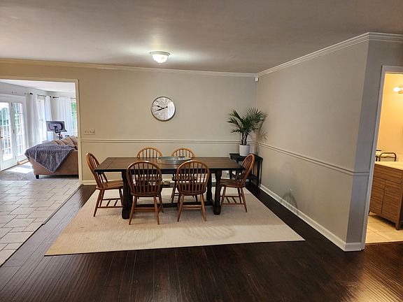 3rd image of 309 Eisenhower Dr
