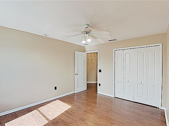 3rd image of 1092 Hacienda Cir