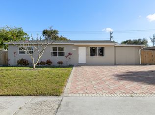 926 W Jasmine Dr, Lake Park, FL 33403