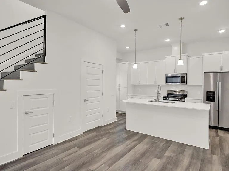 6325 Ponca St #B — Photo 4